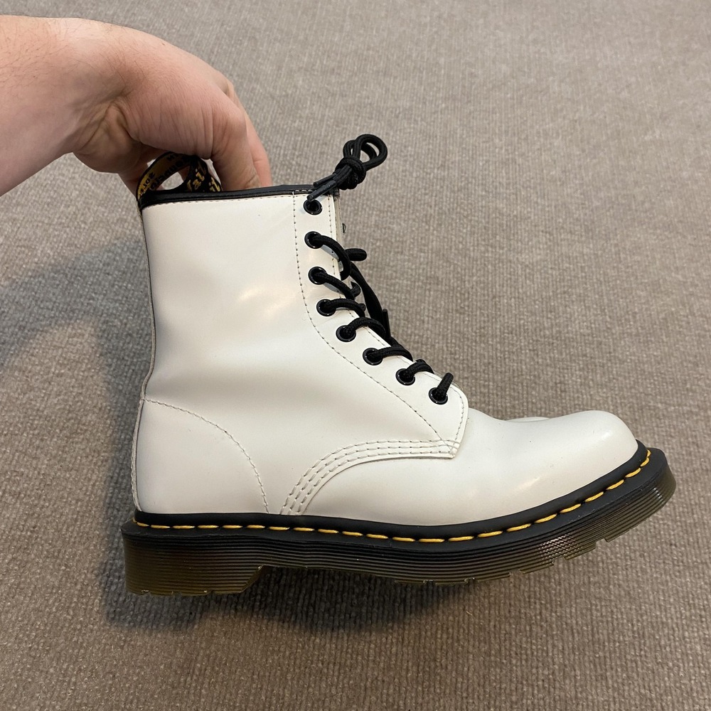 Dr. Martens Boots Womens Size 7 White Leather Ankle Combat Lace Up Classic 11821